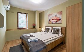 Karavelov Top Center Apartment